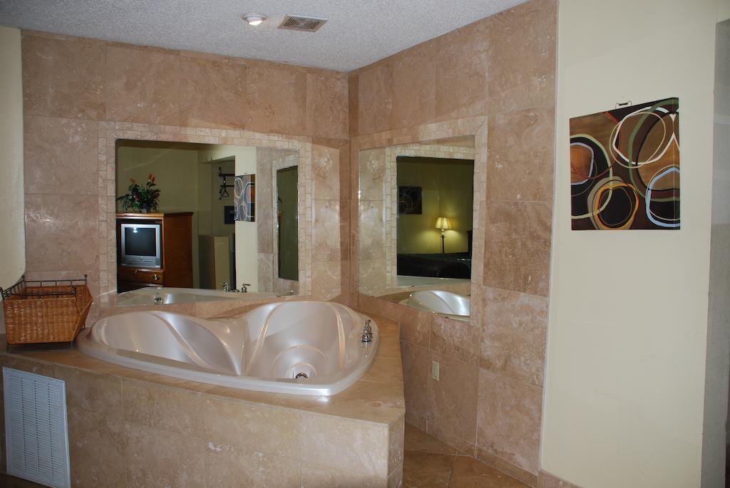 Chief Motel ファイエットビル エクステリア 写真