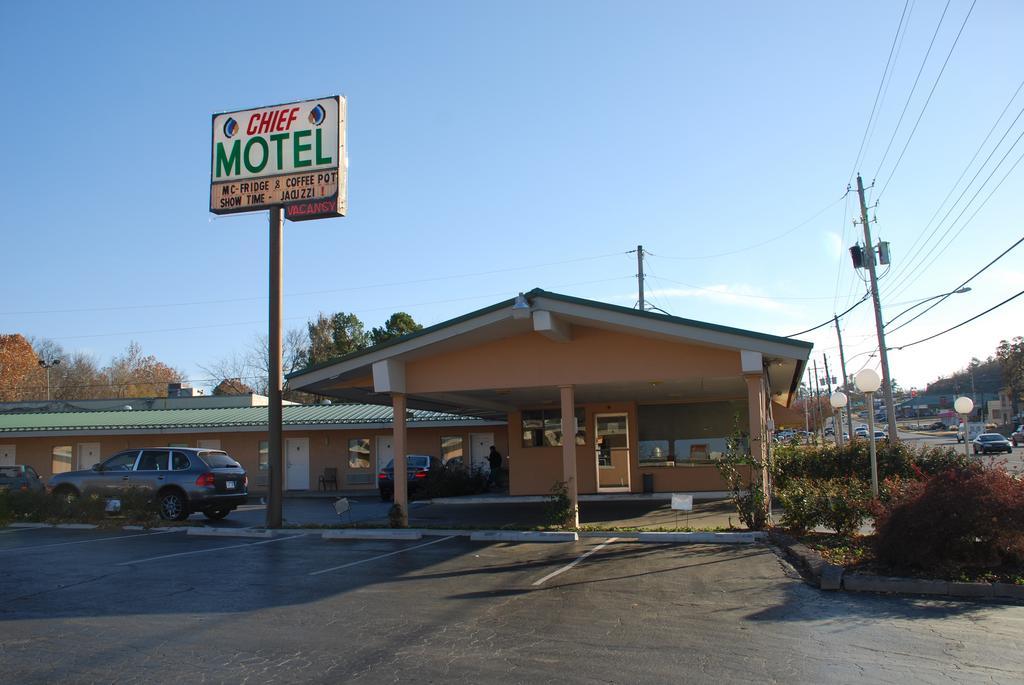 Chief Motel ファイエットビル エクステリア 写真